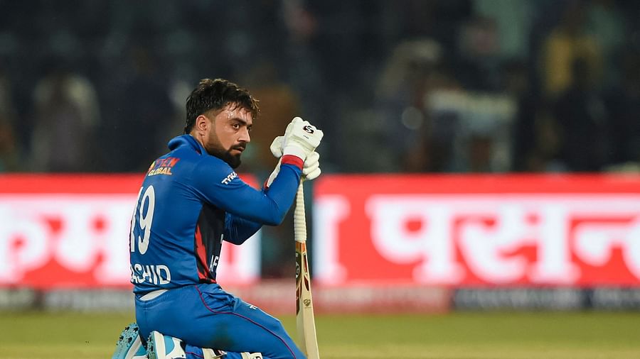 এভাবেই হারের হতাশায় বসে পড়েন রশিদ খান